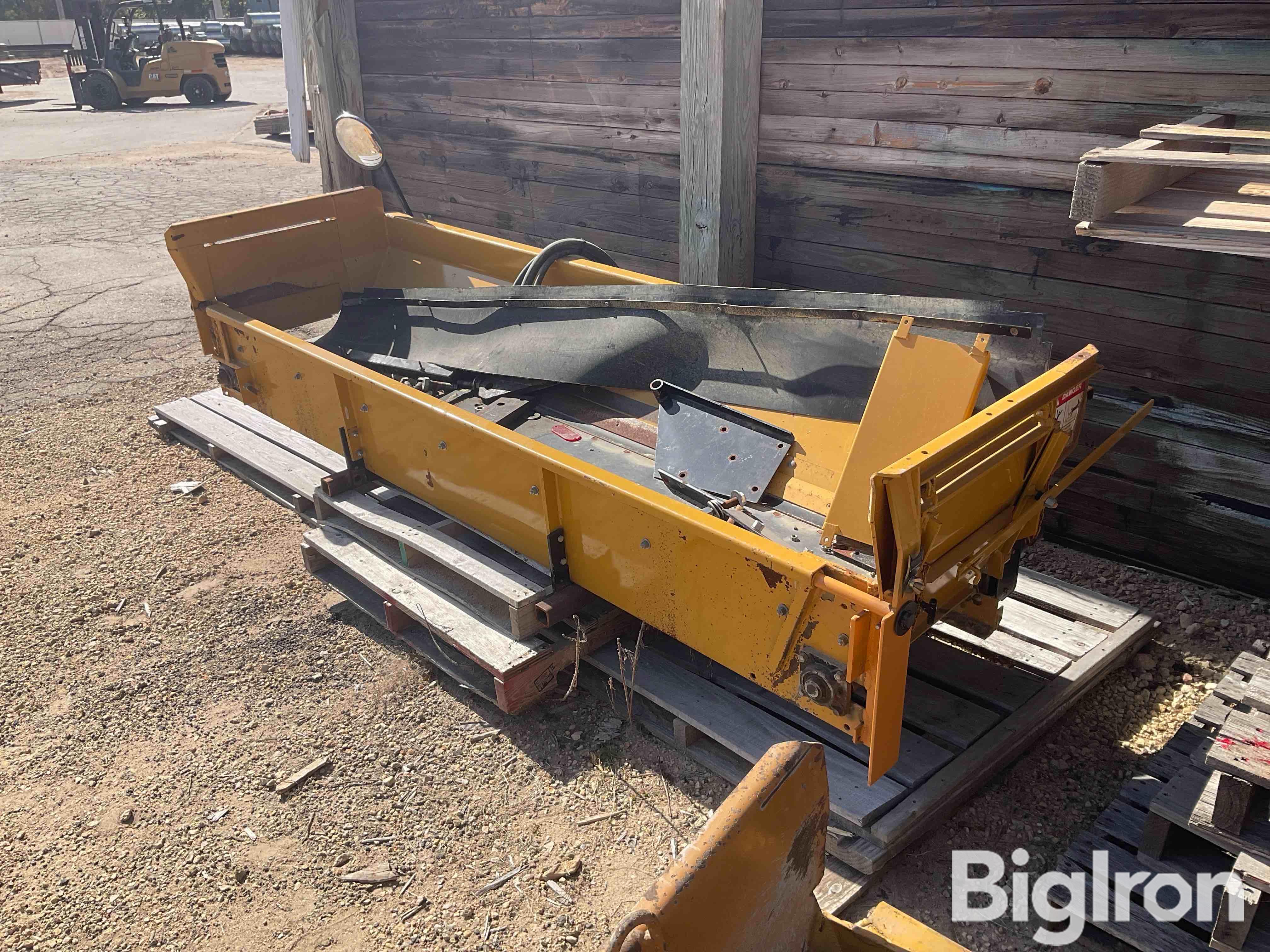 Hi-Way TGC-18 Dump Truck Shouldering Conveyor 