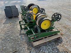 John Deere 7100 Planter Row Units And Gauge Wheels 