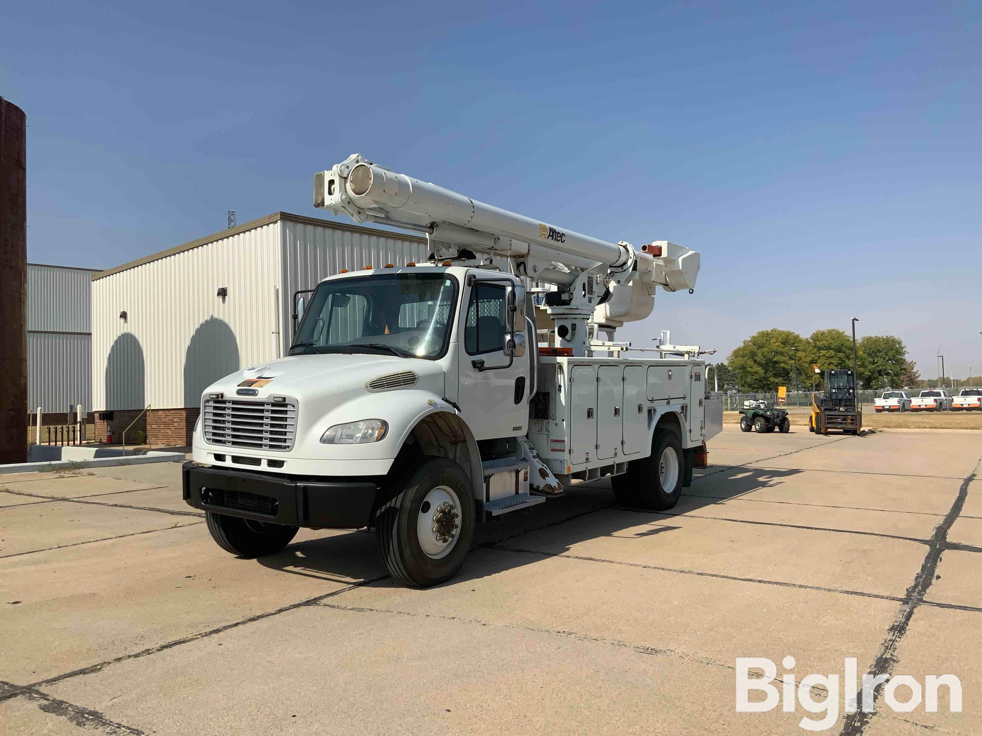 2010 Freightliner M2-106 4x4 Bucket Truck 