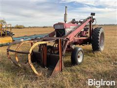 Farmall 560 2WD Tractor W/ Loader Grapple 