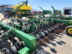 items/3ac2d8baa3524c4f8ecc50561e51572b/2005johndeere18901900airseederandcart_b4a37090474442219622b8073e09e3d9.jpg