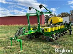 2015 John Deere 1775NT 16R30 Planter 