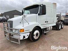 2001 Volvo VNL T/A Truck Tractor 