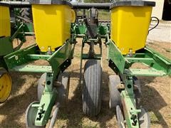 items/3b8cf4ed6713ed11b5cf0003fff934d4/1993johndeere7200maxemerge2drawnconservationhydraulicwingfoldplanter_561ef3c53742440dab9090d2e10c294f.jpg