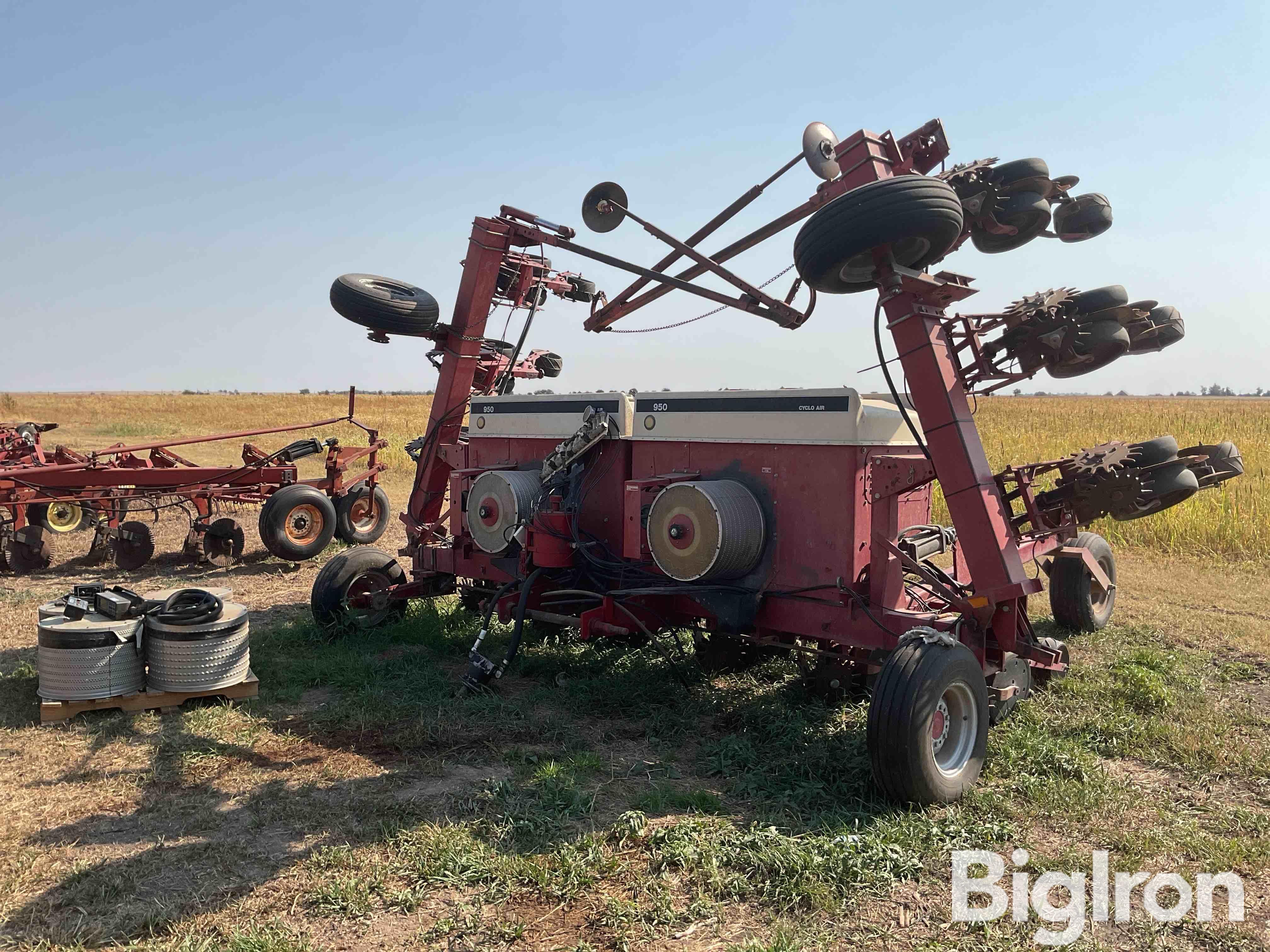 Case IH 950 12R30" Planter 