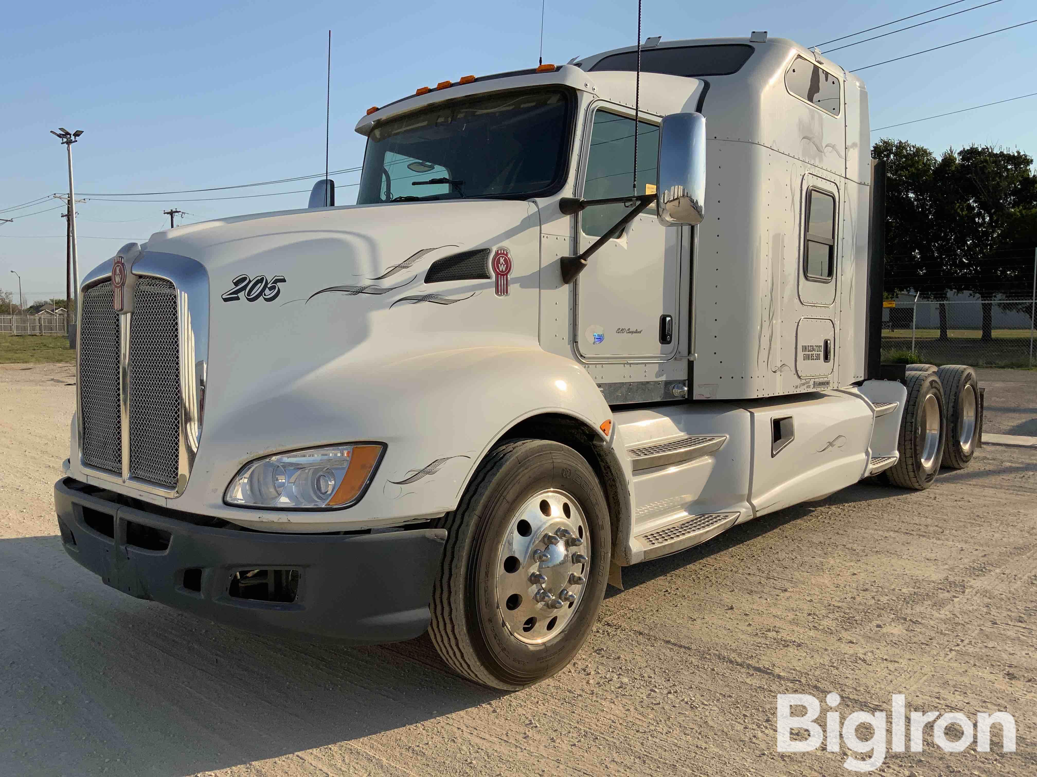 2013 Kenworth T660 T/A Truck Tractor 