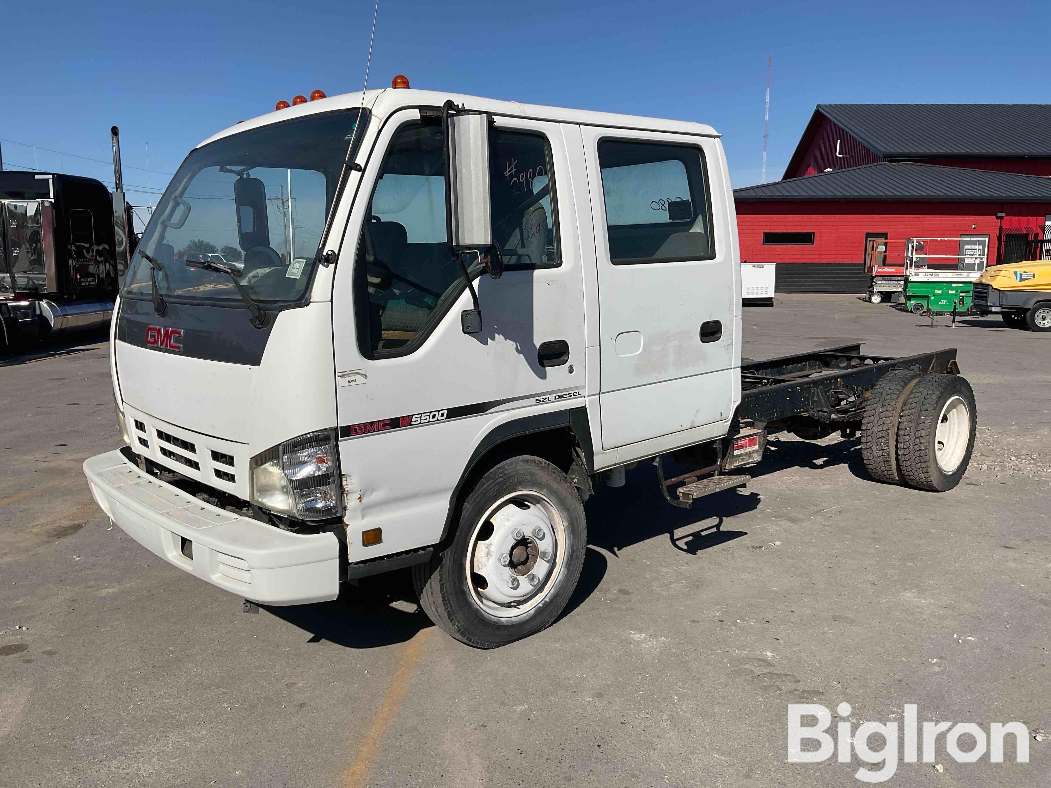 2006 GMC W5500 S/A Crew Cab & Chassis 