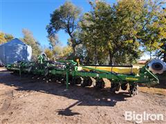 John Deere 1720 16R30" Stacker Planter 