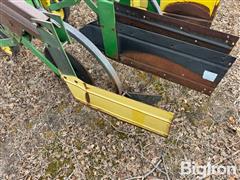 items/3ceb0b6ba5dcef11b5427c1e52426a9d/johndeere8858r30cultivator-7_3f205673852d4dbbb41457f842354fe7.jpg