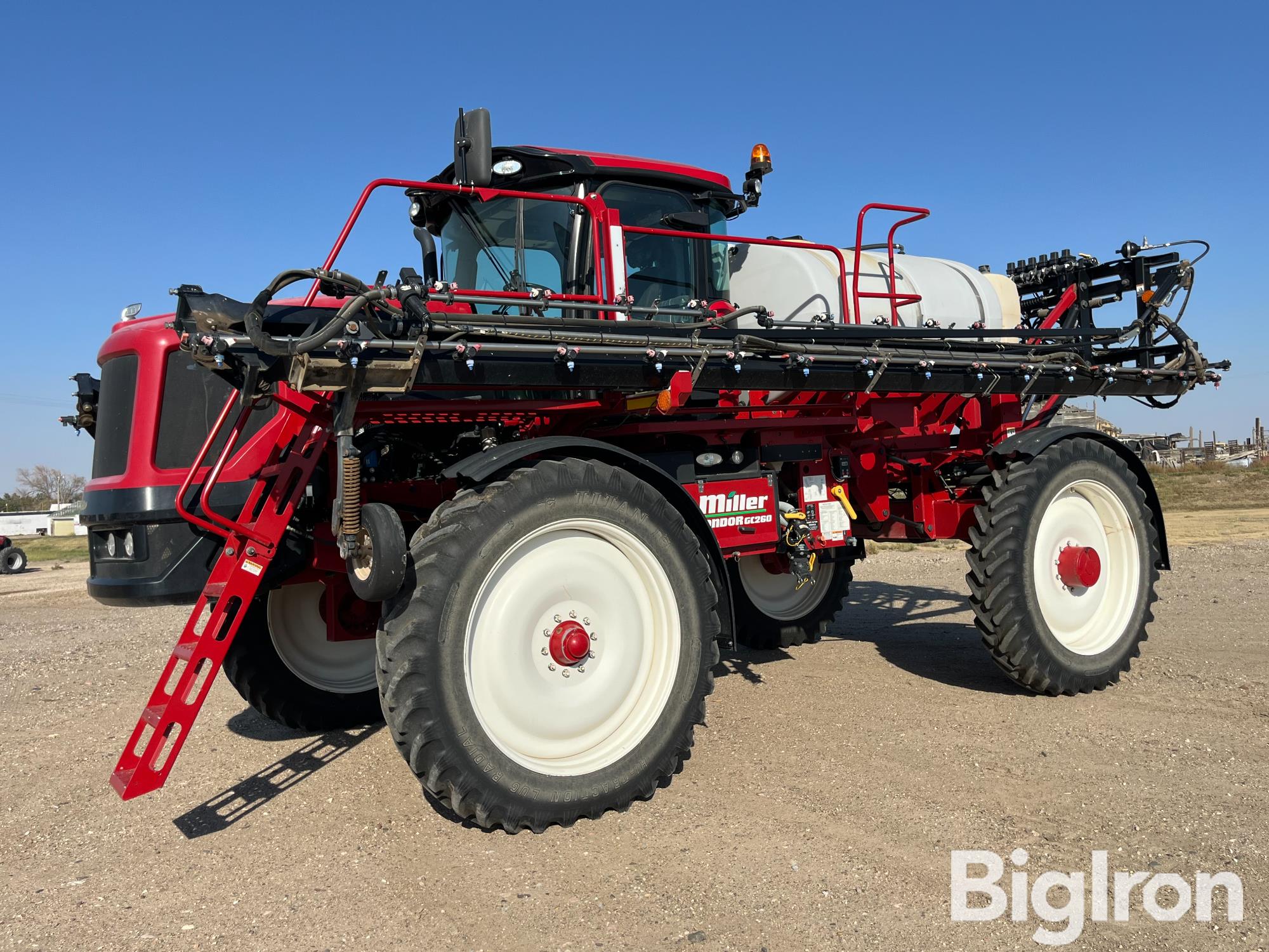 2018 Miller Condor GC260 Self-Propelled Sprayer 