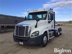 2015 Freightliner Cascadia T/A Truck Tractor 