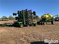 2015 John Deere 1890 50' Air Drill W/1910 Tow Behind Cart 