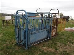 Priefert Squeeze Chute W/Palpitation Cage 