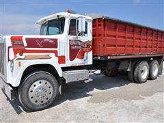 1977 International TranStar 4200 T/A Grain Truck 