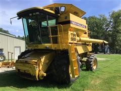 1996 New Holland TR98 Combine 