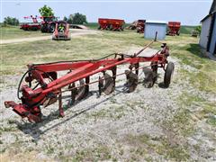 International 710 5-16 Moldboard Plow 