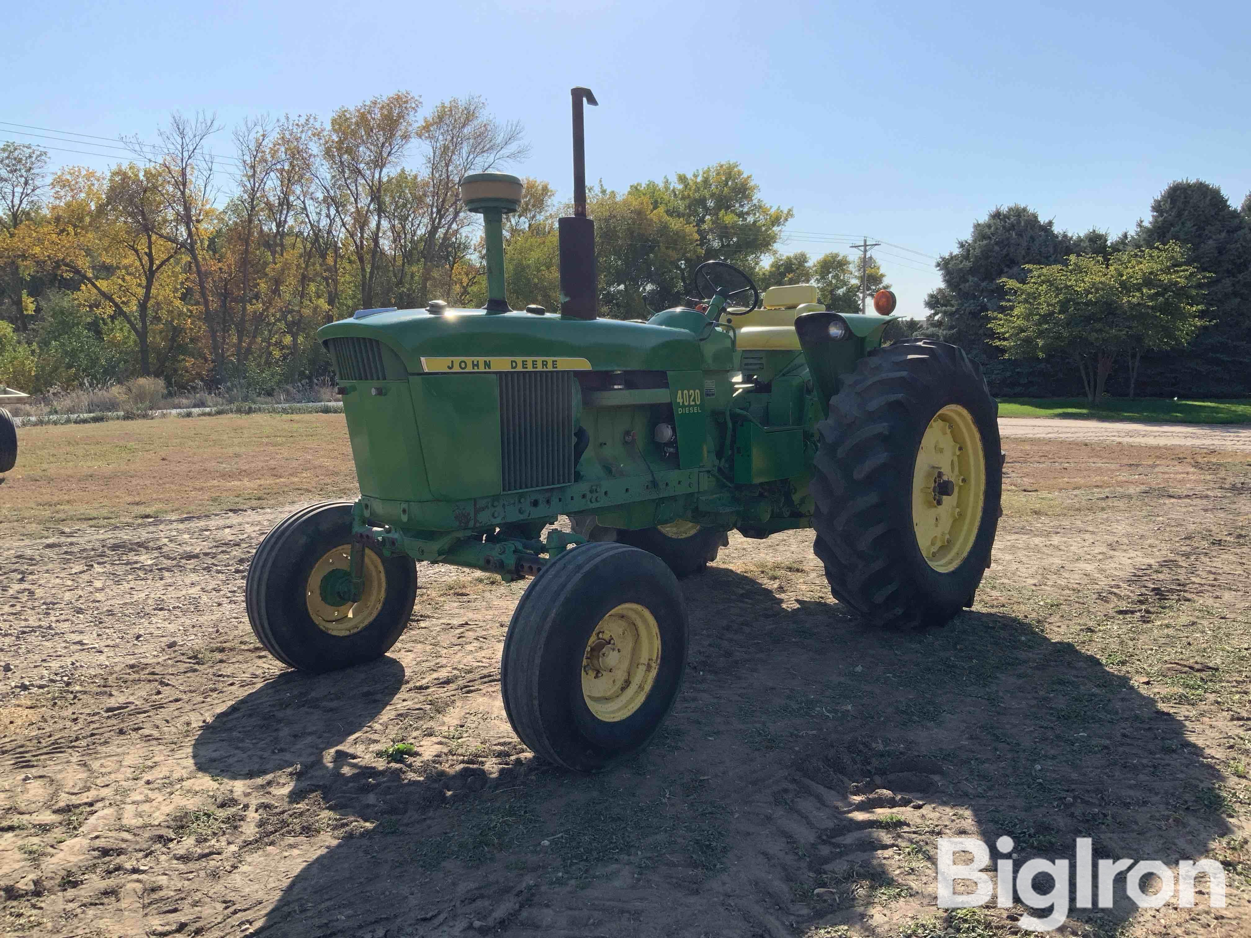 1972 John Deere 4020 2WD Tractor 