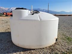 1,000 Gal Poly Water Tank W/ Pump 