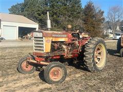 1963 International 560 2WD Tractor 