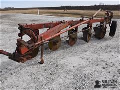 International 710 5 Bottom Plow 