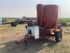 International 850 Grinder Mixer 