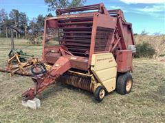 1981 New Holland 851 Round Baler 