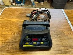John Deere Speed-Smart Battery Charger And Tester 