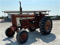 1967 International Farmall 806 2WD Tractor 