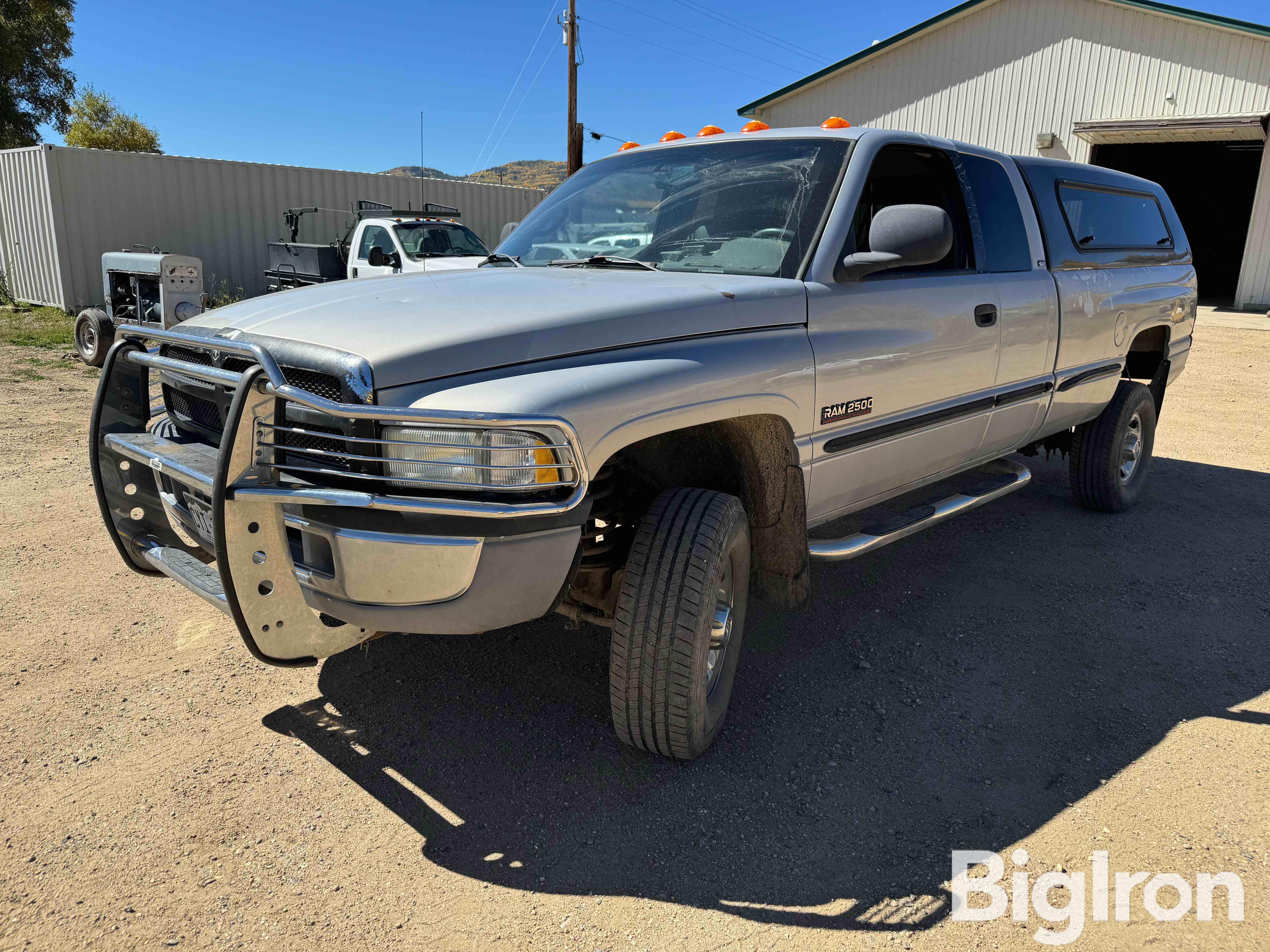 1999 Dodge RAM 2500 4x4 Extended Cab Pickup W/Topper 