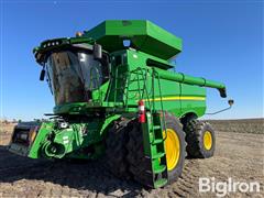 2018 John Deere S790 4WD Combine 