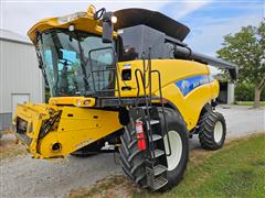 2009 New Holland CR9060 2WD Combine 