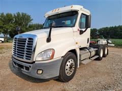 2011 Freightliner Cascadia 125 T/A Day Cab Truck Tractor 