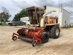 Hesston Field Queen 7600 Self-Propelled Forage Harvester W/ Heads 