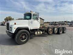 1999 Mack RD690S T/A Truck Tractor 