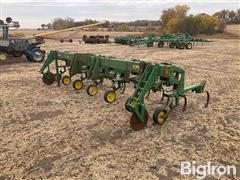 John Deere 875 6R30" 3-Pt Cultivator 