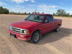 1997 Chevrolet S10 2WD Extended Cab Pickup 