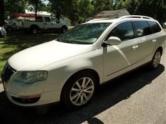 2010 Volkswagen Passat Komfort Car 