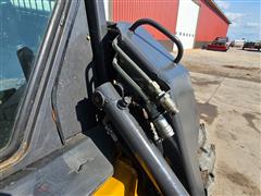 items/446658f48e52402581e0ed5c803cd8f5/newhollandl175skidsteer-4_b288529ff95840798b0ad151e6bedd6a.jpg