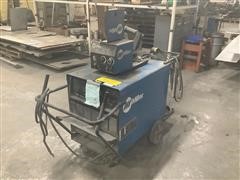 Miller Delta Weld 452 Welder 