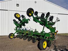 1997 John Deere 856 12R30" 3-pt Row Crop Cultivator 