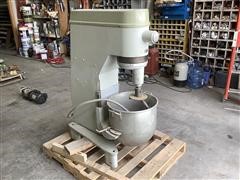 Reynolds Electric 1060 60 Qt. Dough Mixer 