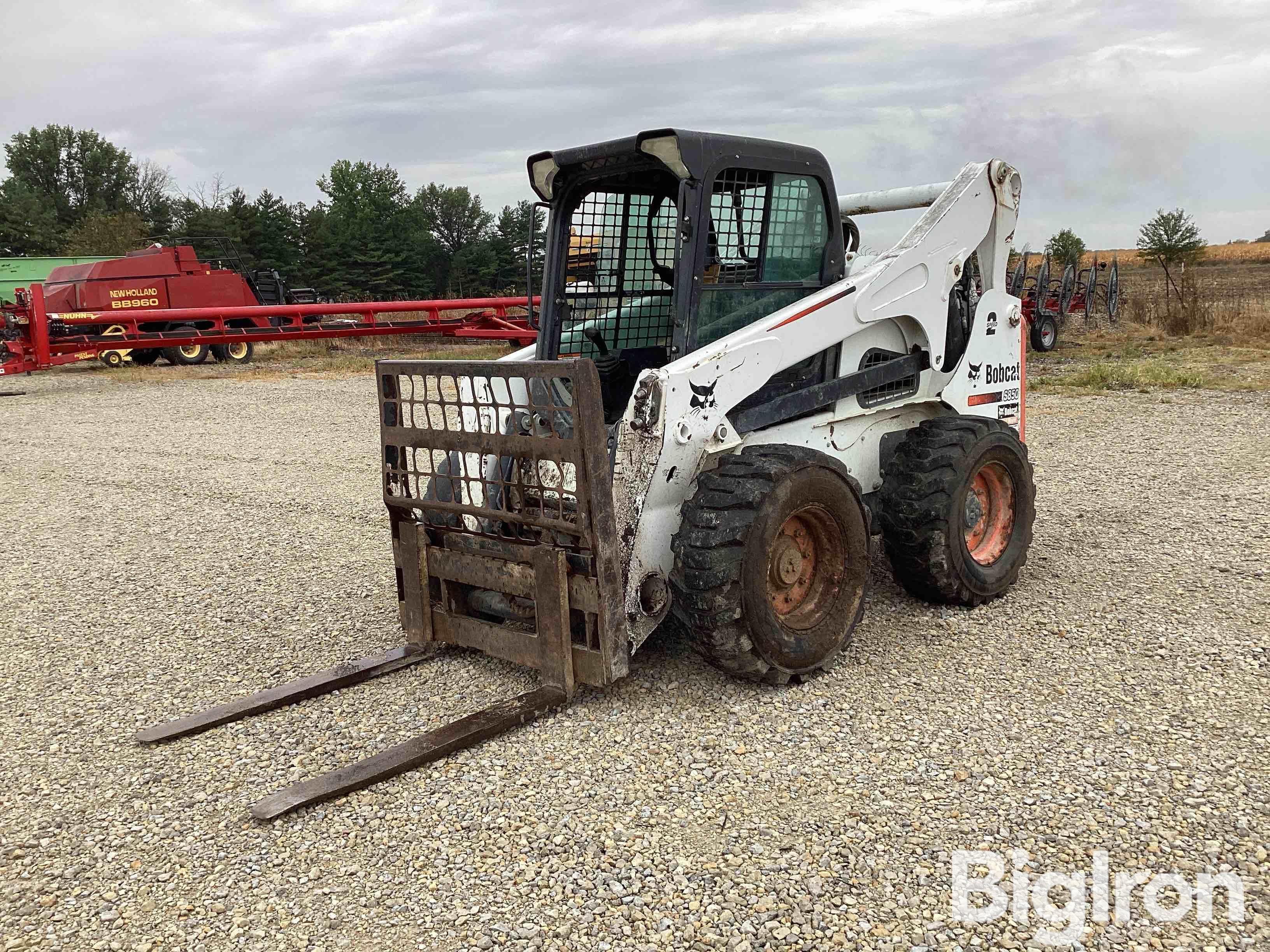 2014 Bobcat S850 Skid Steer W/Pallet Fork Attachment 