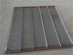 items/46c5733b7afdeb11b76a0003fff903d6/johndeere7720combinesieve_e2e7016dd6e54d0daed054ecc9347da0.jpg