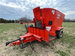 KUHN Knight 5144 Vertical Maxx Feed Wagon 