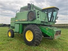 1982 John Deere 8820 Turbo Combine 