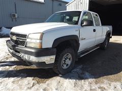 2007 Chevrolet 2500 HD 4x4 Extended Cab Pickup 