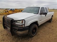 2005 Chevrolet 2500 HD 4x4 Extended Cab Pickup 