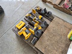 items/47e030362900ef11a73c6045bd4ad734/dewalt18vpowertoolsandbatteries_bbfd6a084fef4315a066637e0e77b3d5.jpg