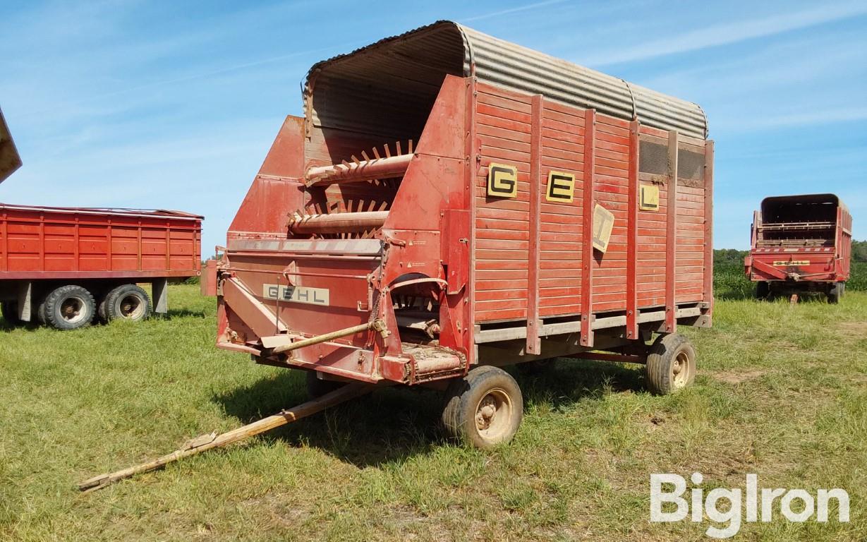 Gehl BU910 16' Forage Wagon 