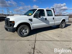 2009 Ford F350 XL Super Duty 2WD Crew Cab Pickup W/Tommy Gate 